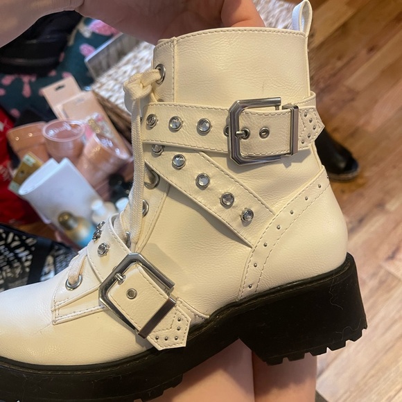 White XOXO Bedazzled Chunky Heal Combat Boots, Size 8 - Picture 9 of 11